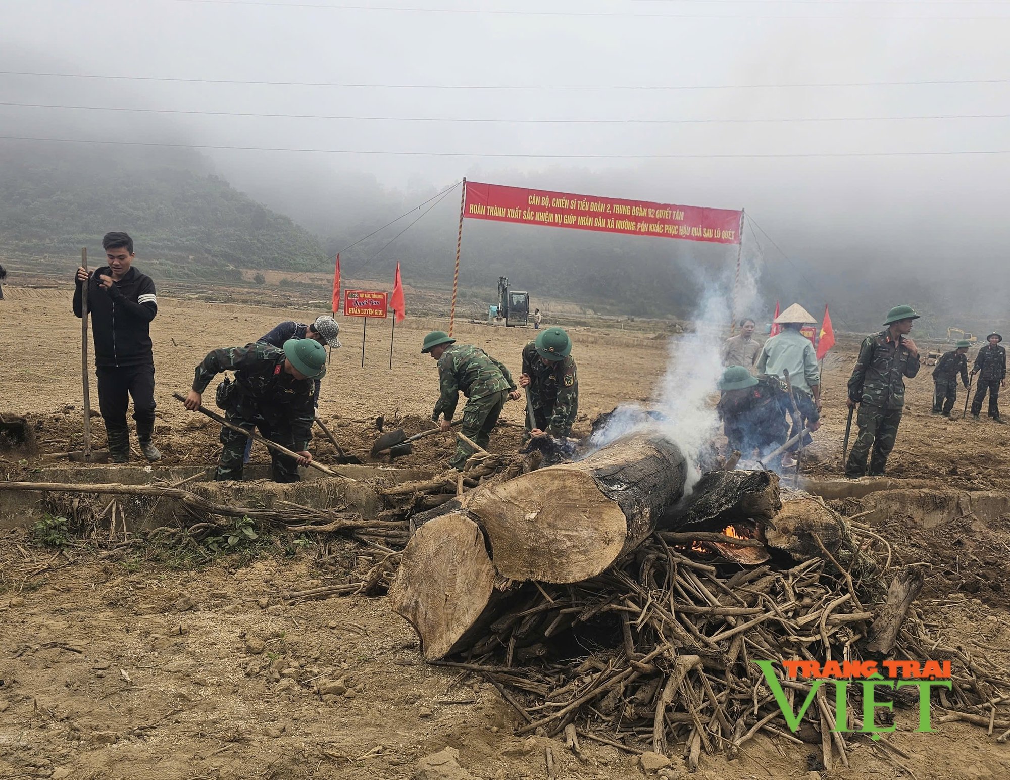 Vượt khó, khắc phục hậu quả thiên tai tại vùng lũ Mường Pồn - Ảnh 1.