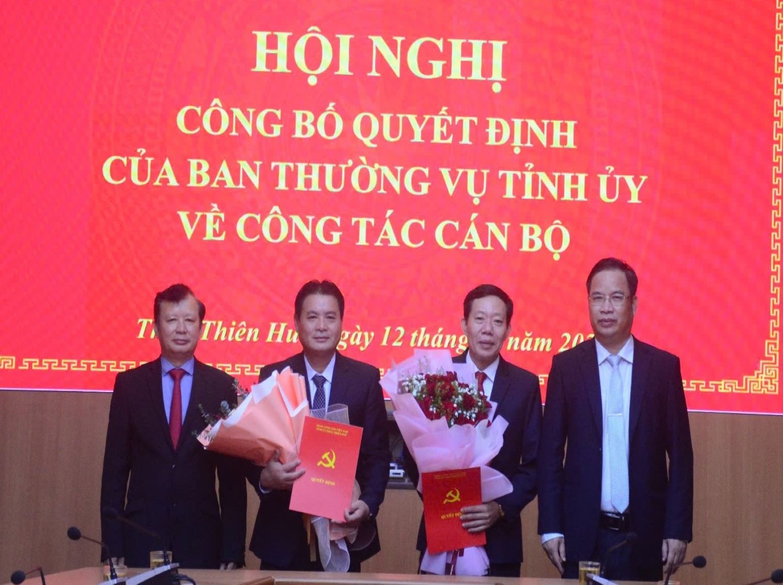 Ban Thường vụ Tỉnh ủy Thừa Thiên Huế công bố quyết định điều động, luân chuyển cán bộ- Ảnh 1.