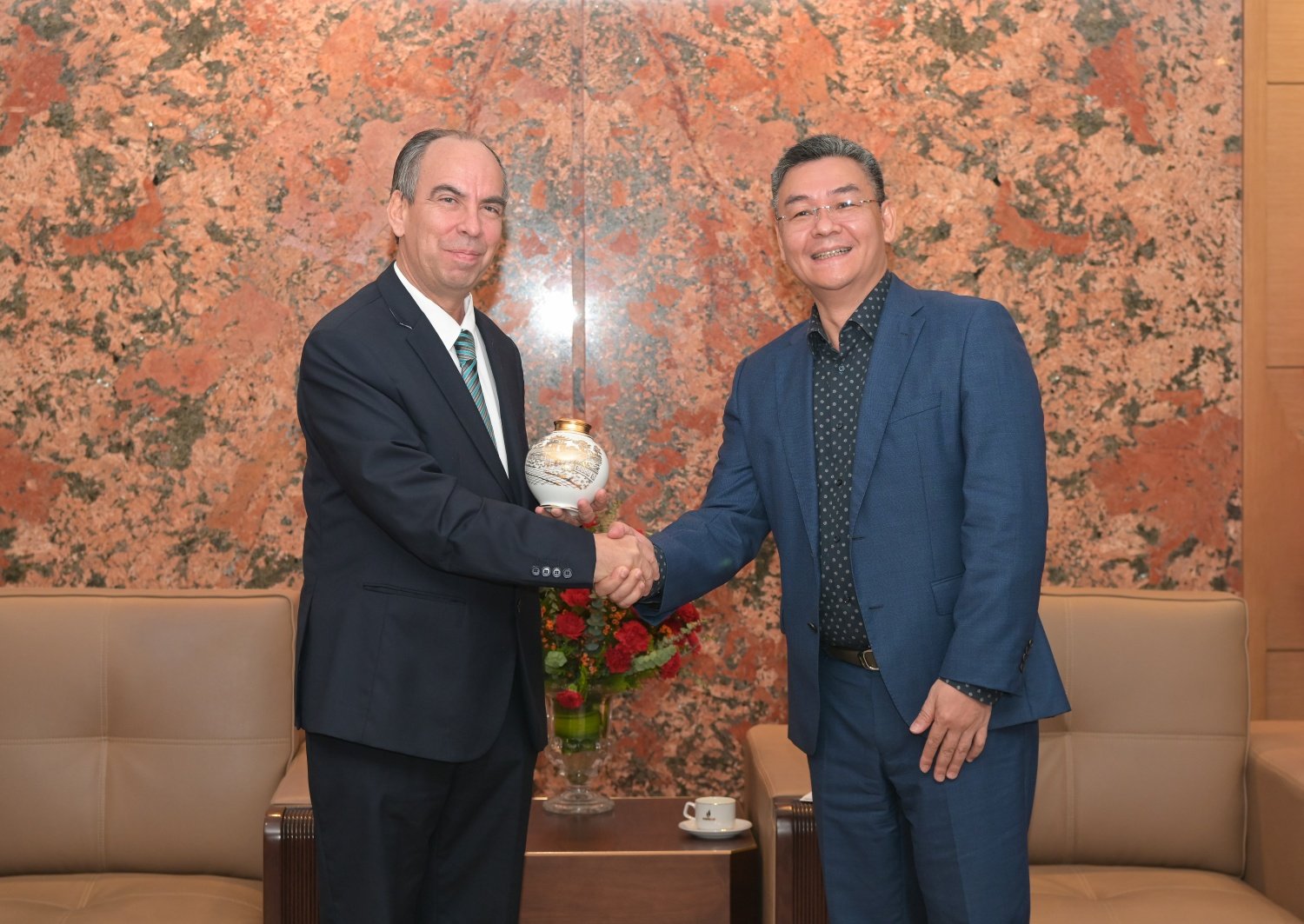 Phó Tổng Giám đốc Petrovietnam Lê Mạnh Cường tiếp Thứ trưởng Bộ Ngoại thương và Đầu tư nước ngoài Cuba - Ảnh 3.