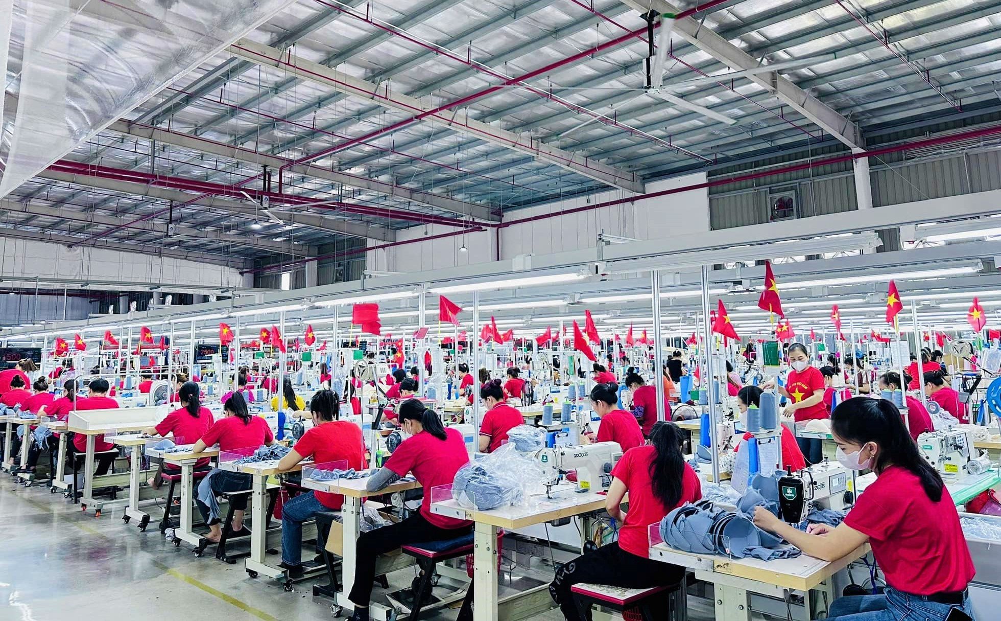 Nghệ An: Doanh nghiệp FDI thưởng Tết tối đa 74 triệu đồng- Ảnh 1.