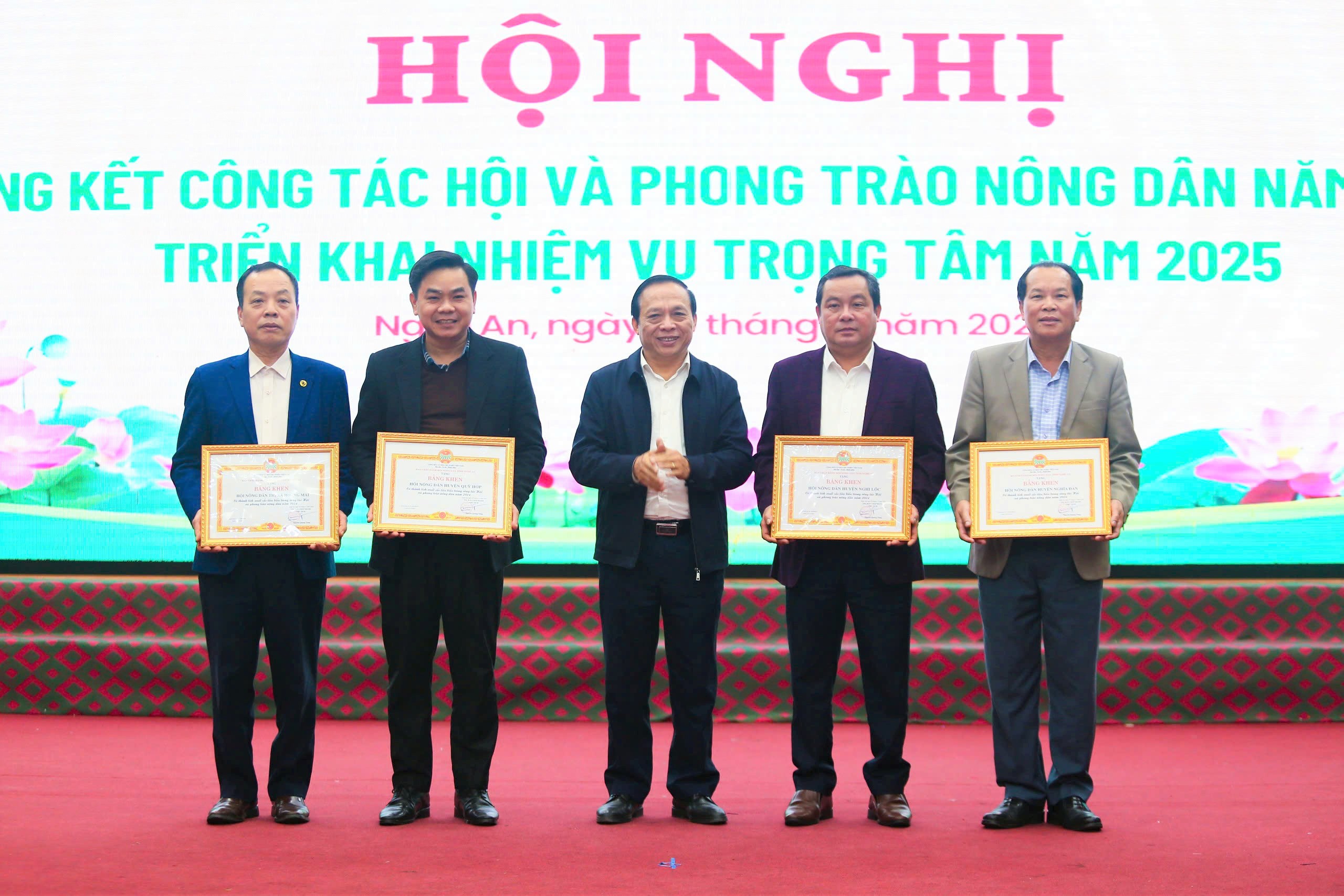 Năm 2025, Hội Nông dân tỉnh Nghệ An sẽ hỗ trợ mạnh mẽ cho nông dân khởi nghiệp- Ảnh 6.