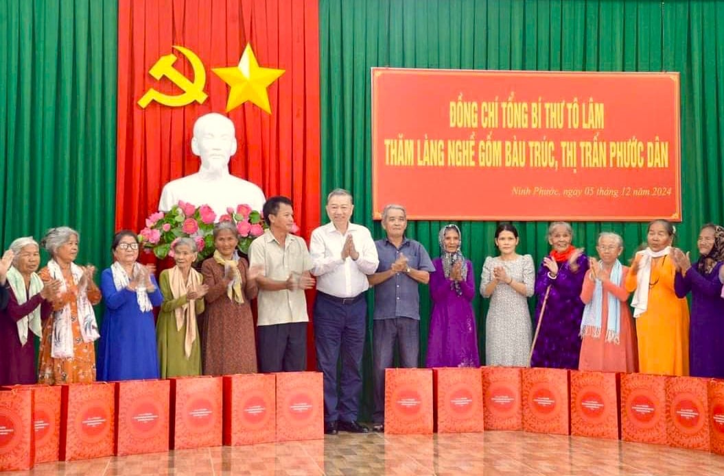 Tổng Bí thư Tô Lâm thị sát địa điểm xây dựng nhà máy điện hạt nhân Ninh Thuận 1 - Ảnh 5.