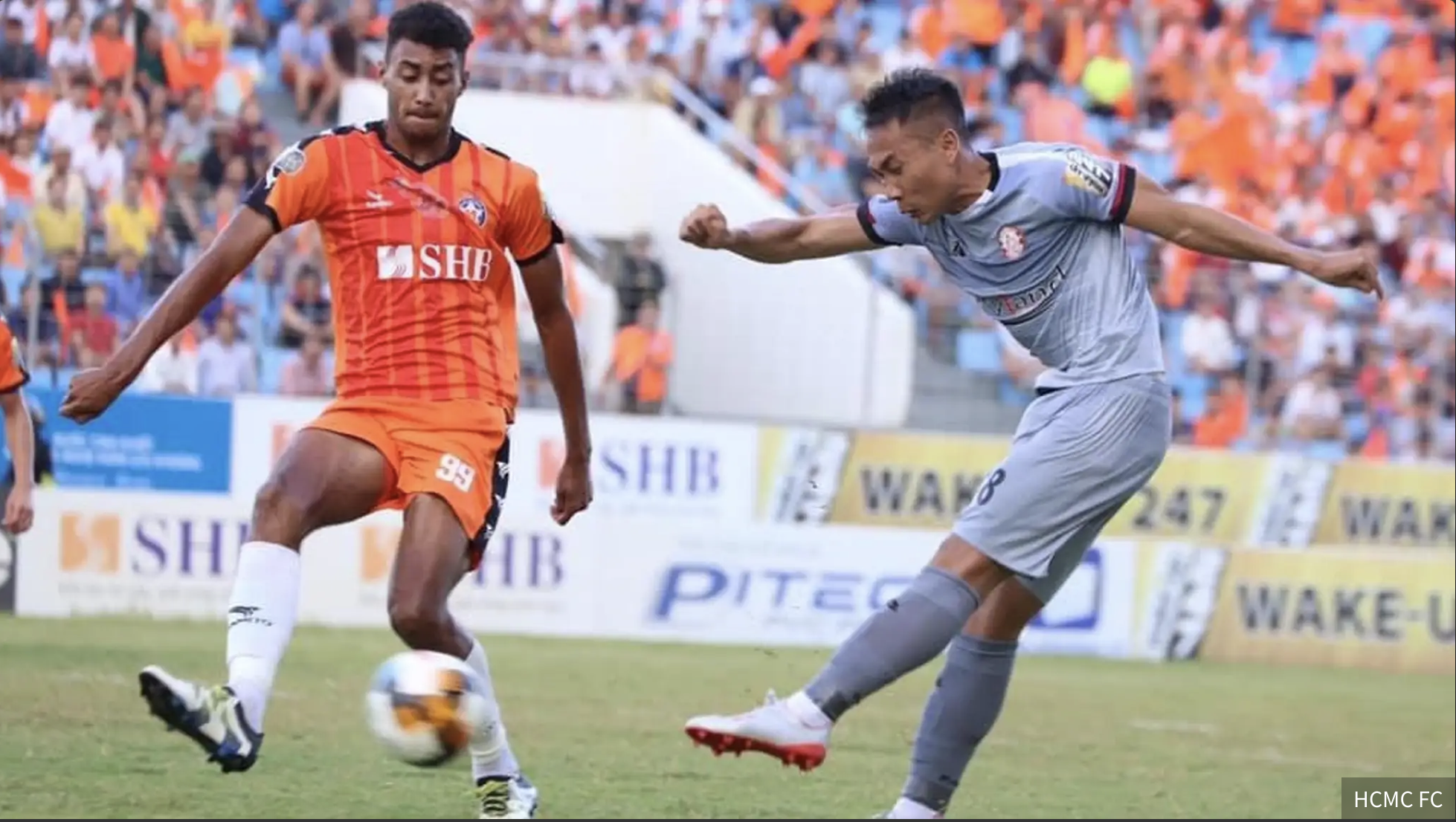 Thi đấu ở Việt Nam, các ngoại binh V.League kể gì với báo chí quê nhà?- Ảnh 5.