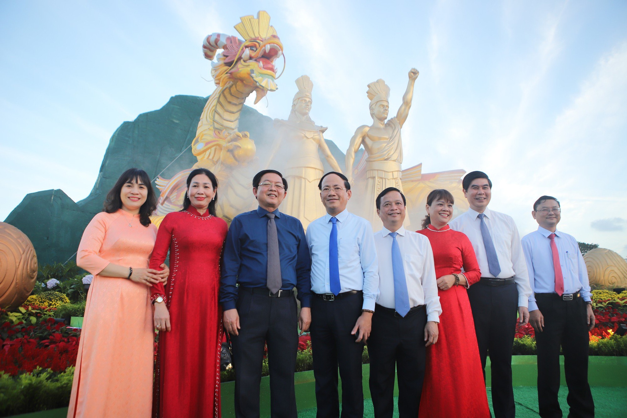 Hé lộ linh vật rồng của Bình Định trị giá gần 5 tỷ đồng, vừa trình làng đã nhận "mưa" lời khen- Ảnh 2.
