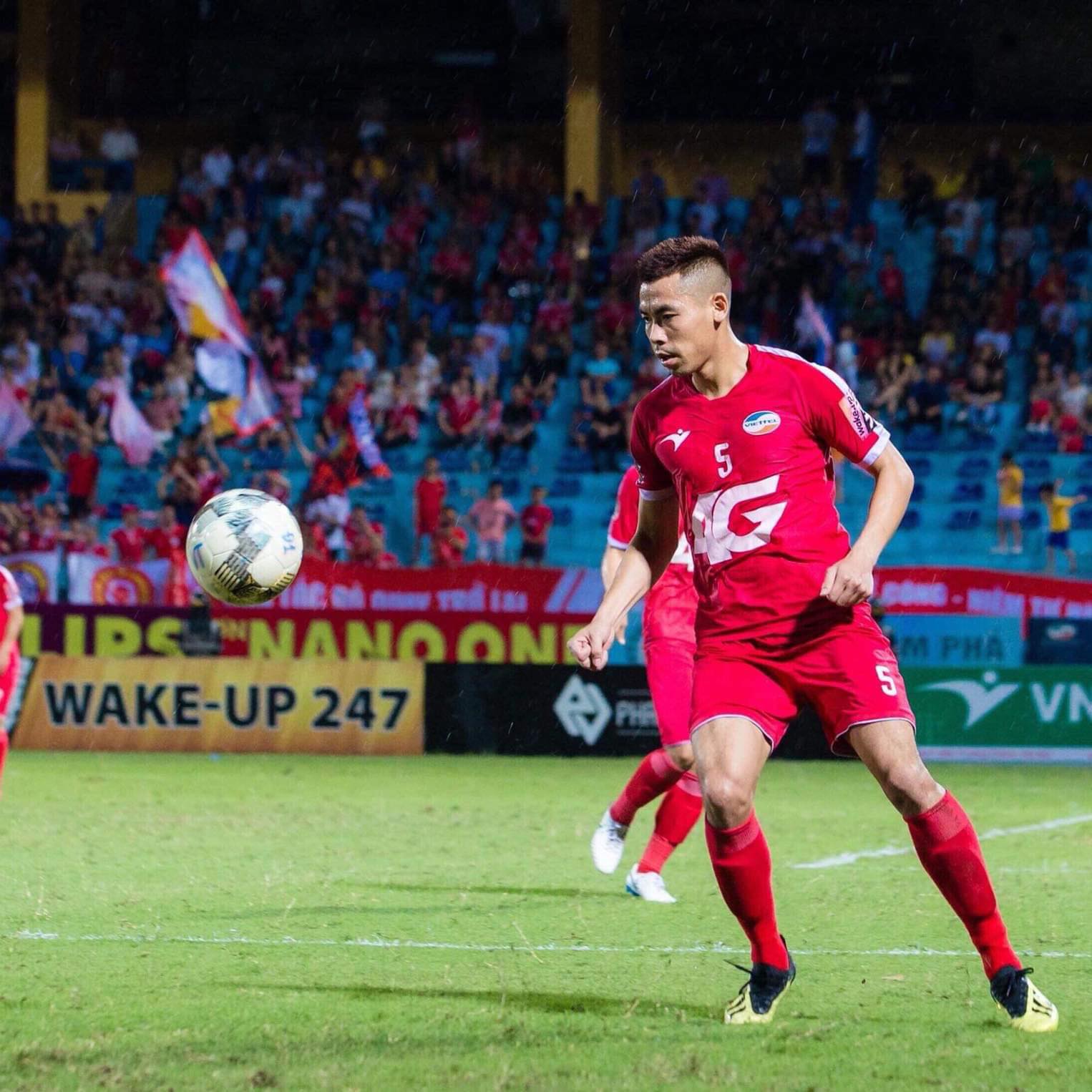V.League trở lại, HAGL chiêu mộ "trung vệ thép" lò Viettel?- Ảnh 2.