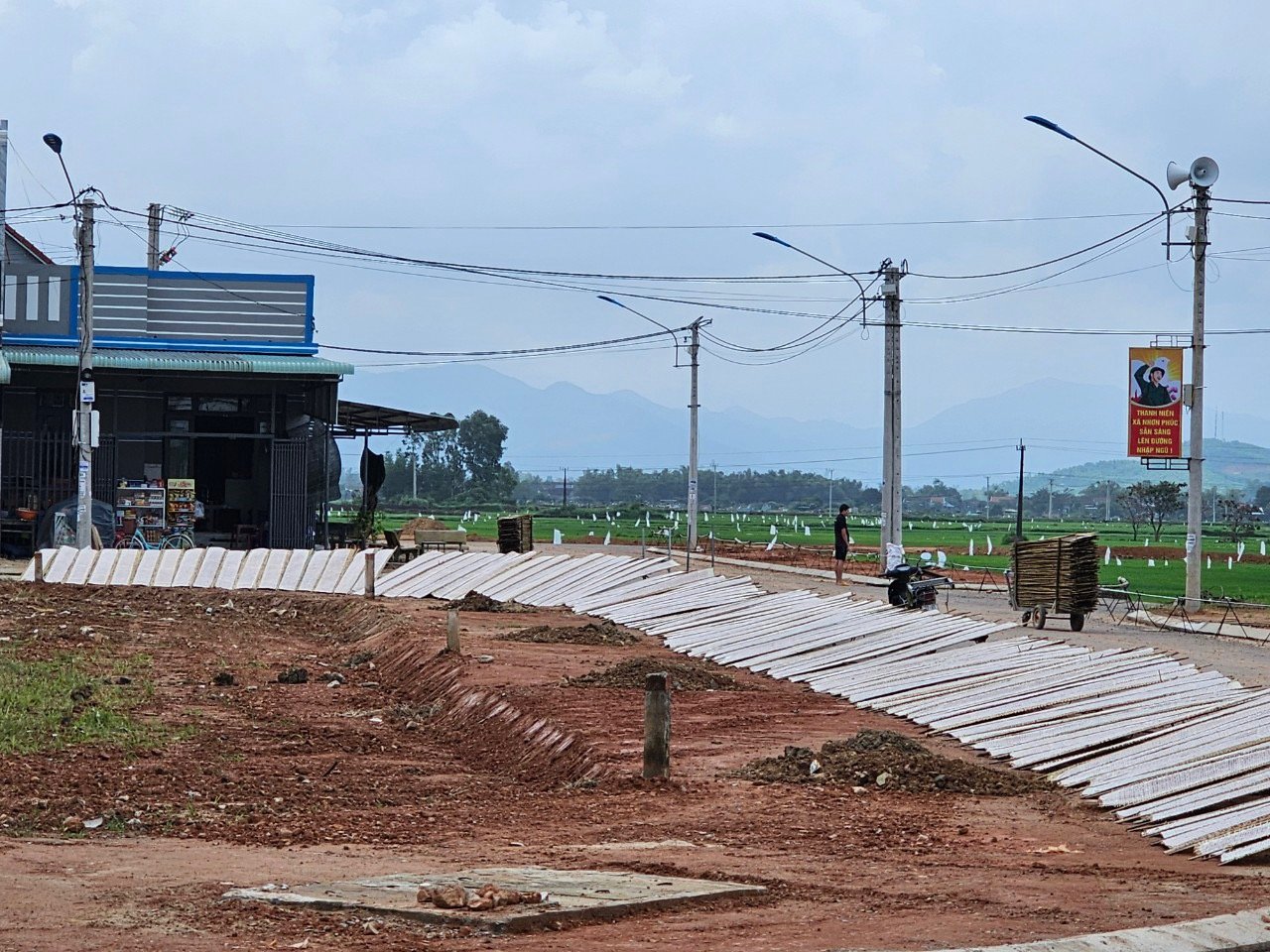 Người dân Bình Định đón Tết trong nhà mới ở khu tái định cư cao tốc Bắc - Nam- Ảnh 2.