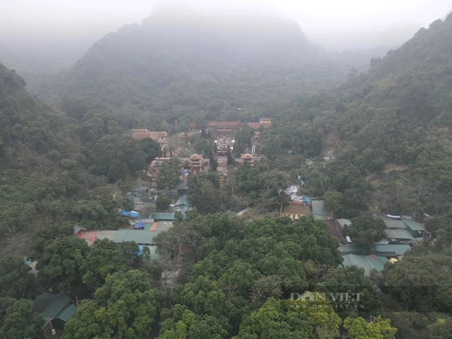"Ma trận" tâm linh, cúng lễ cầu con và trò bịp quanh khu vực Chùa Hương- Ảnh 2.