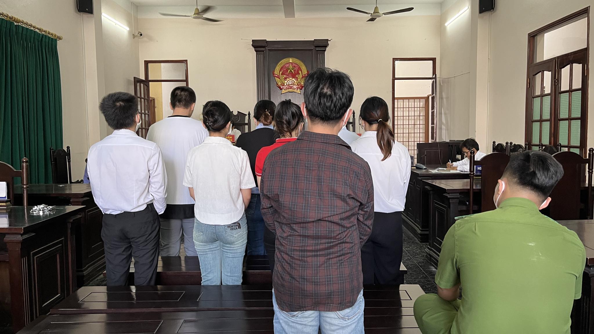 Núp bóng công ty luật đòi nợ thuê kiểu "khủng bố", giám đốc chi nhánh cùng thuộc cấp lãnh án- Ảnh 1.