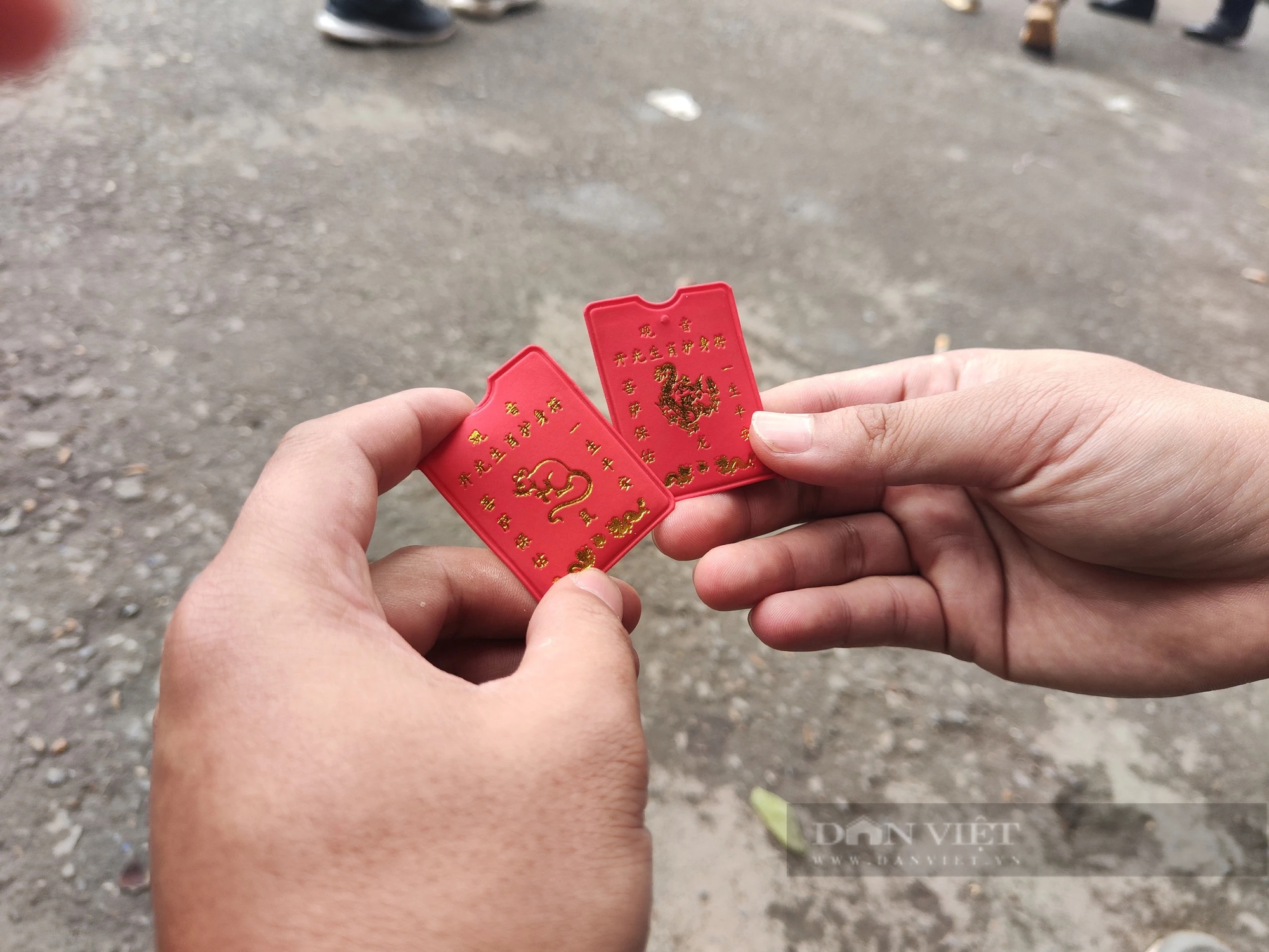 "Ma trận" tâm linh, cúng lễ cầu con và trò bịp quanh khu vực Chùa Hương- Ảnh 8.