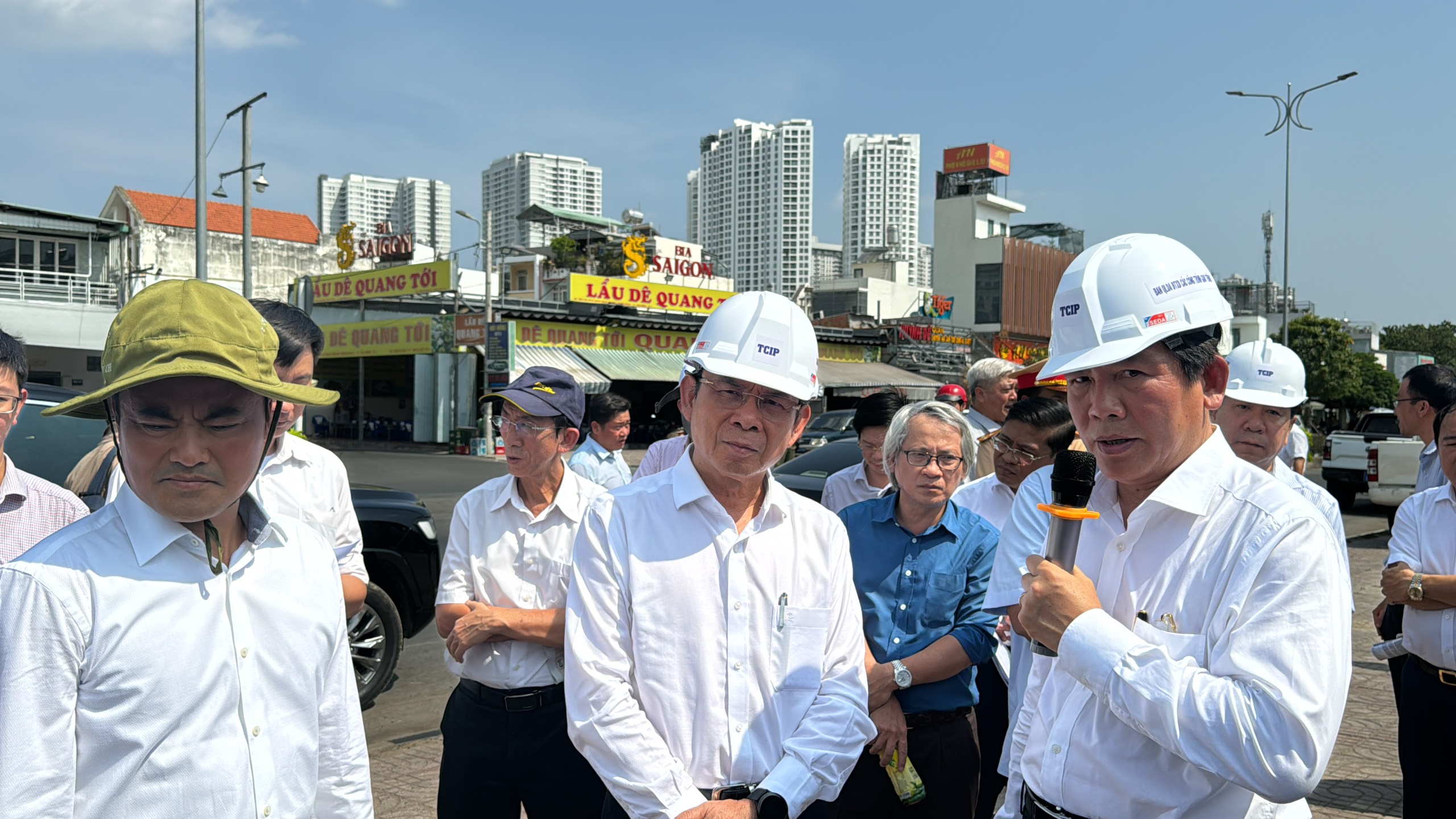 Thị sát 2 dự án giao thông trọng điểm phía Nam TP.HCM, Bí thư Nguyễn Văn Nên chỉ đạo gì?- Ảnh 3.