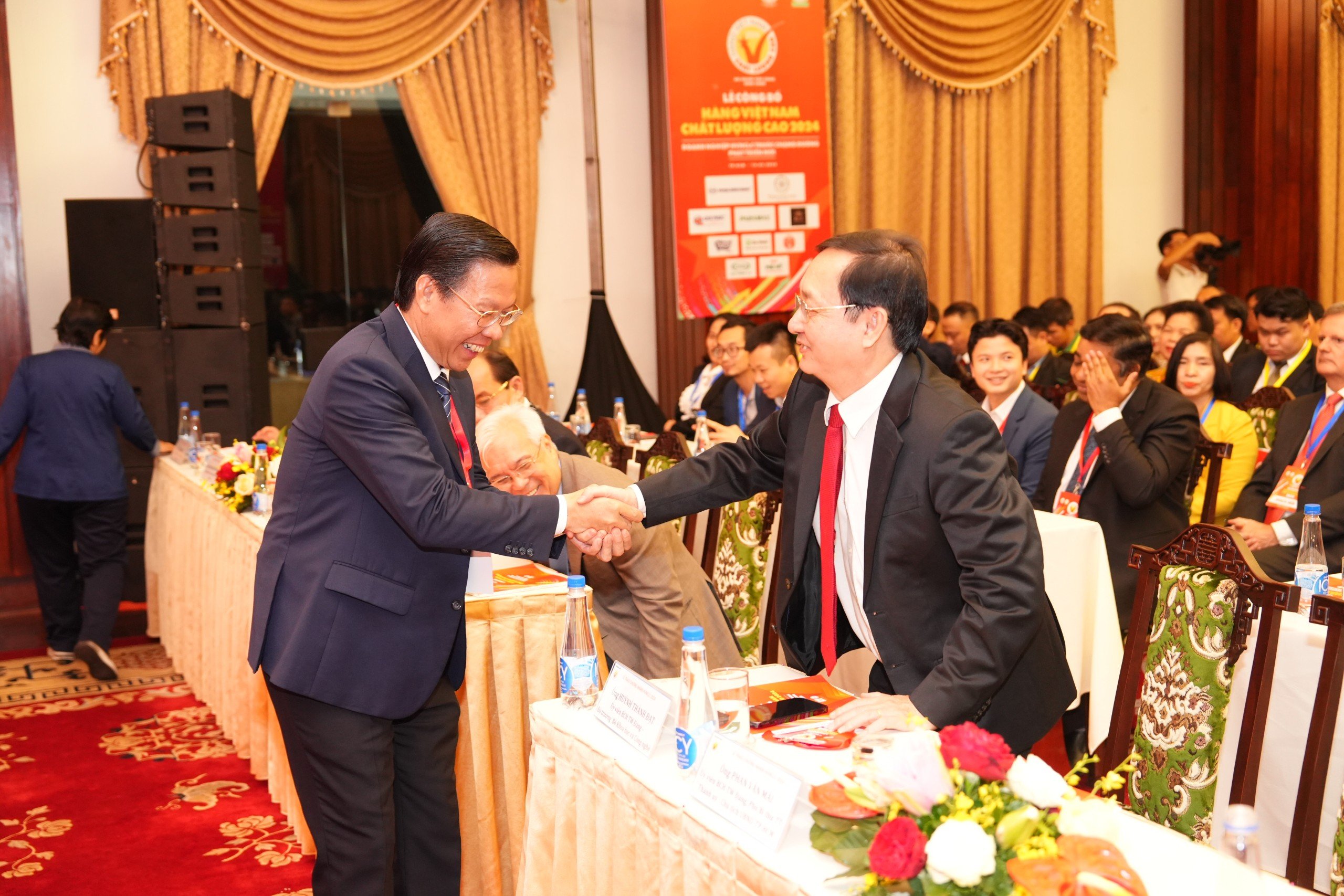 Chủ tịch UBND TP.HCM Phan Văn Mãi: Chuyển đổi số, chuyển đổi xanh là chuyện sống còn của doanh nghiệp và của cả thành phố- Ảnh 3.