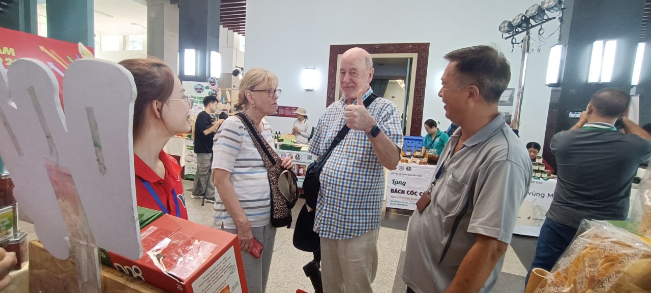 Doanh nghiệp Việt phải thắng trên sân nhà trước khi nghĩ đến "mang chuông đi đánh xứ người" - Ảnh 2.