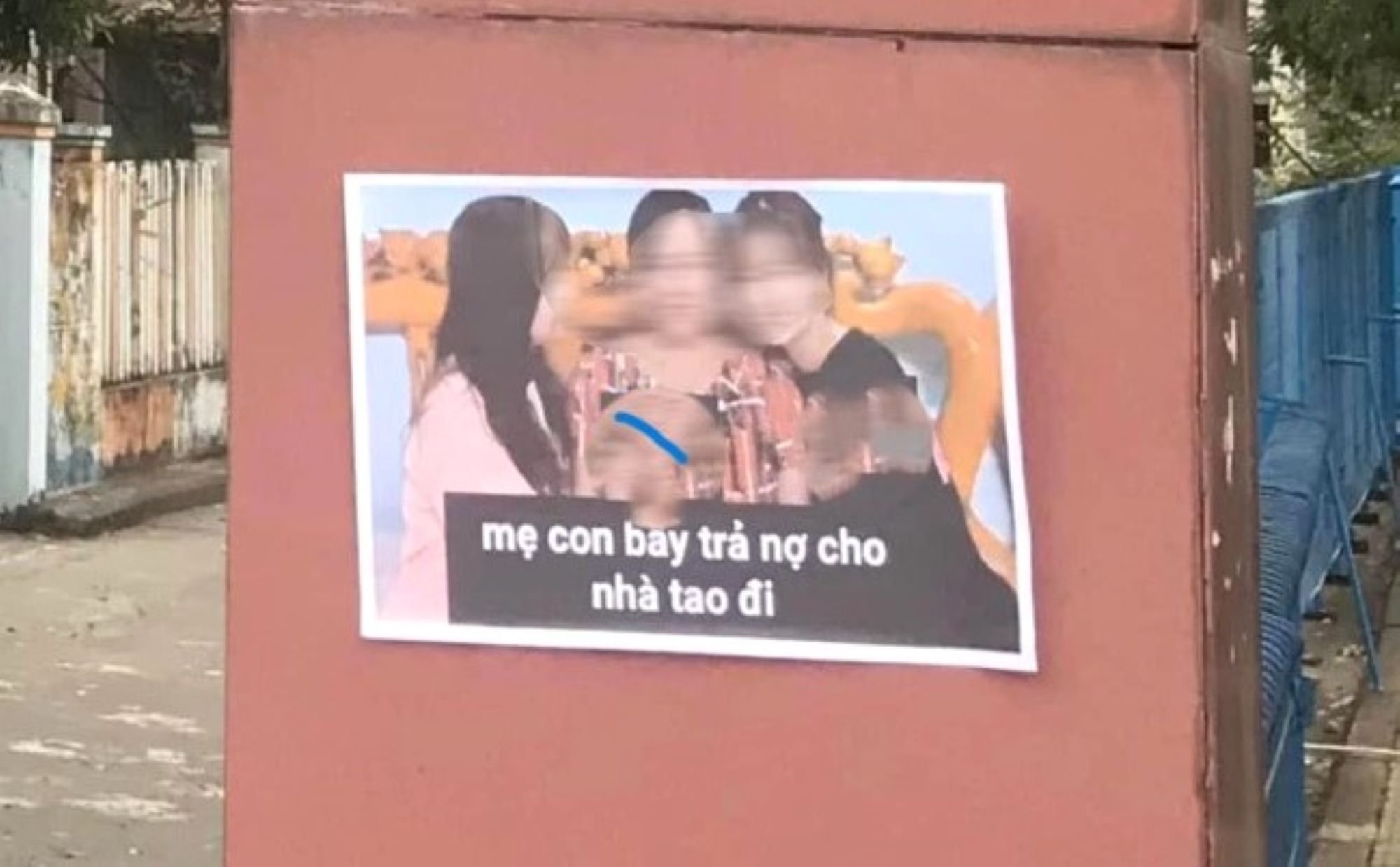 Nữ sinh bị dán ảnh trước cổng trường để đòi nợ- Ảnh 1.