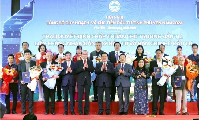 Giá cổ phiếu đạt đỉnh 22 tháng, lãnh đạo Hoà Phát (HPG) đăng ký bán 1 triệu cổ phiếu- Ảnh 1.