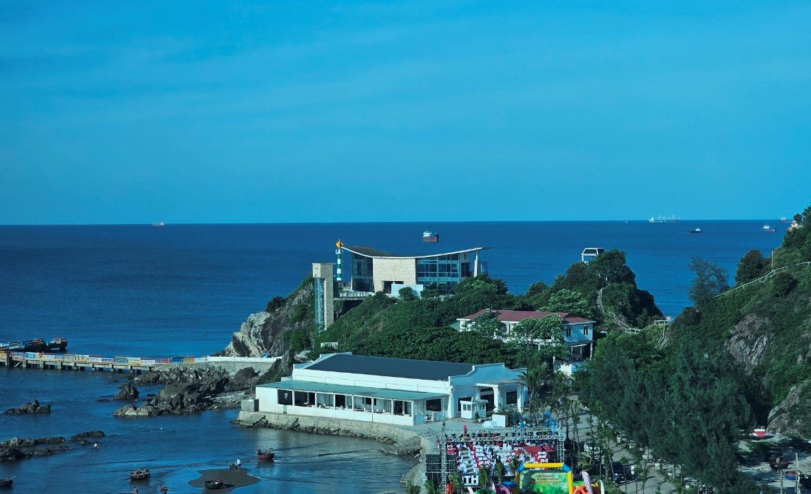 Nghệ An: Nhiều hạng mục công trình không trong quy hoạch, xây sai phép trên đảo Lan Châu- Ảnh 5.