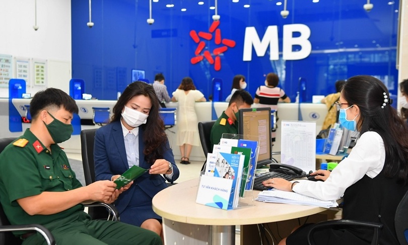 3 mã cổ phiếu "vua" có khối lượng giao dịch khủng trong phiên VN-Index lao dốc gần 60 điểm- Ảnh 1.