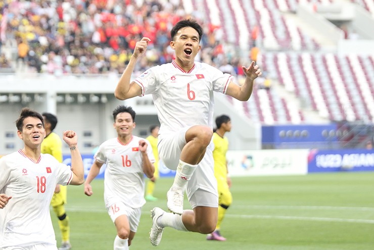 Video: Siêu phẩm và penalty, U23 Việt Nam đặt 1 chân vào tứ kết- Ảnh 1.