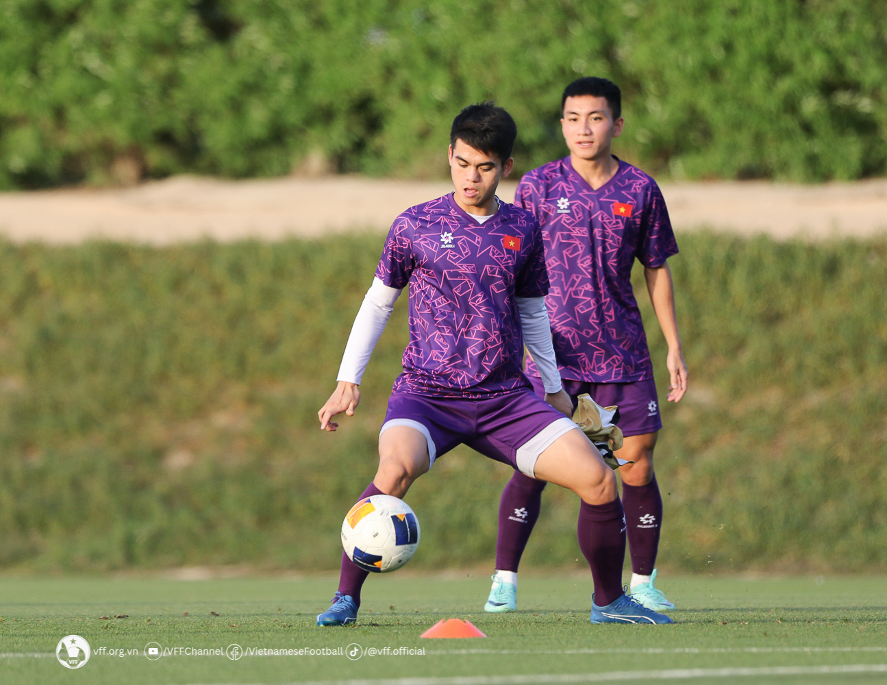 U23 Việt Nam của HLV Hoàng Anh Tuấn liệu có đi vào vết xe đổ của U23 Thái Lan?- Ảnh 2.