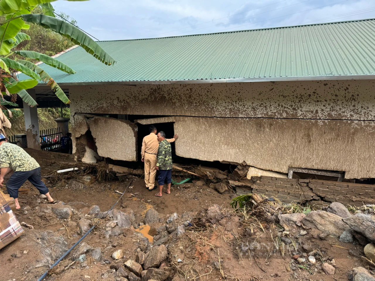 Lũ ống, lũ quét gây nhiều thiệt hại ở Điện Biên- Ảnh 1.