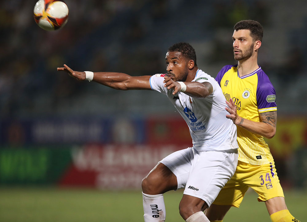 Đấu HAGL, Thép xanh Nam Định mất cả Rafaelson lẫn Hendrio?- Ảnh 1.