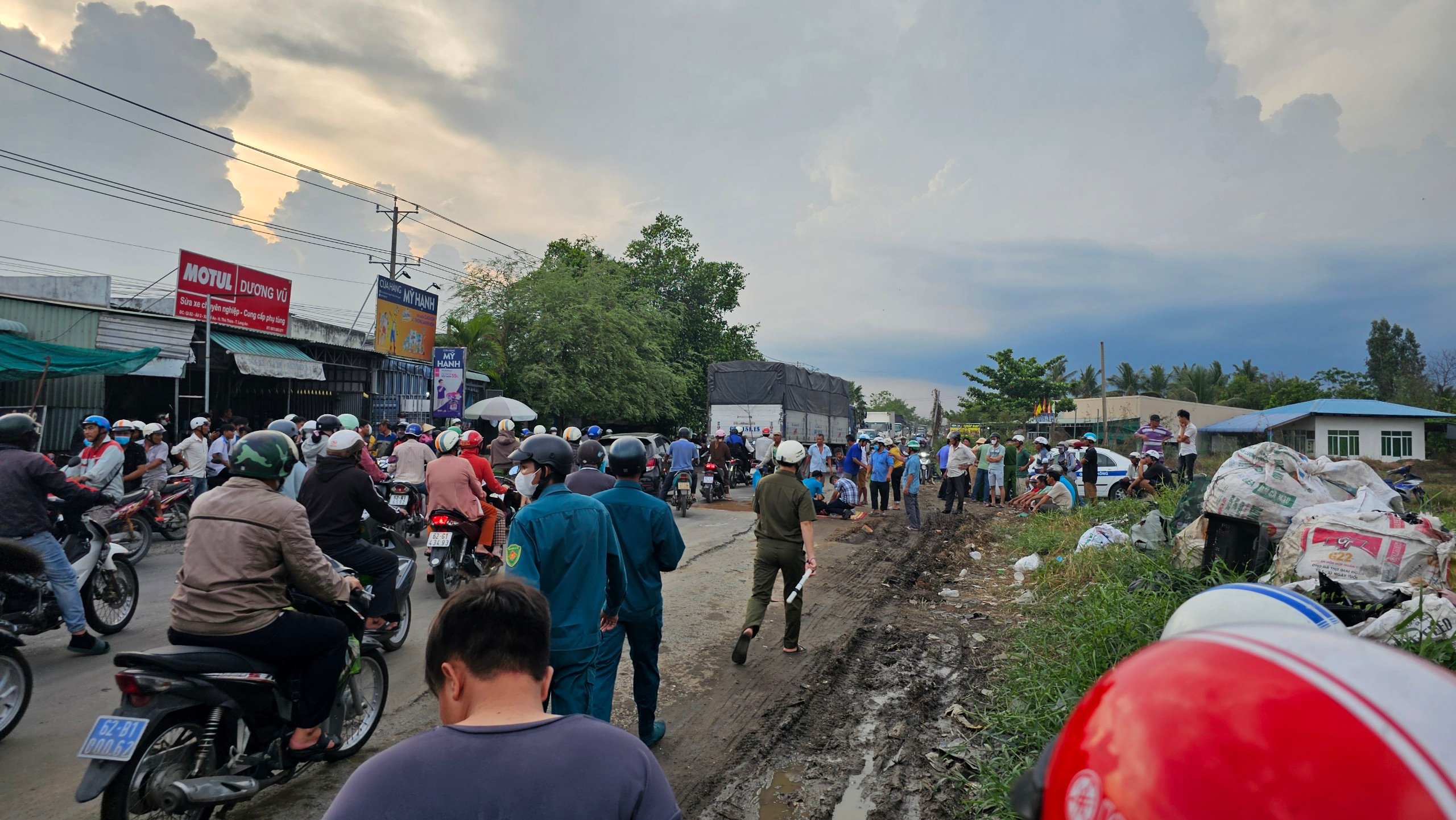 Long An: Học sinh đi xe đạp điện bị tai nạn, tử vong- Ảnh 1.
