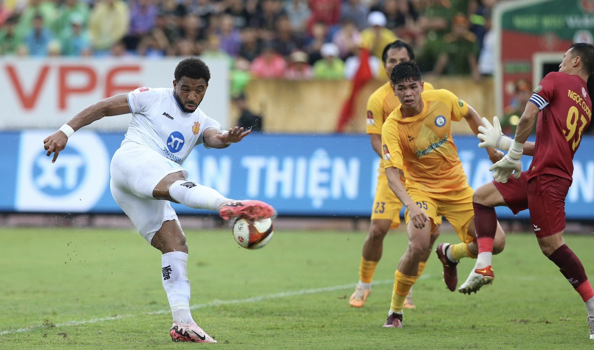 HLV Kim Sang-sik “bật đèn xanh” cho Rafaelson?- Ảnh 1.