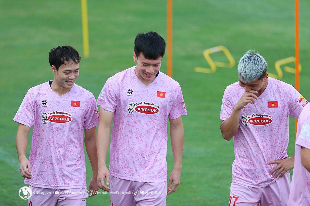 4 "đại gia" V.League chi "tiền tấn" vì Hoàng Đức?- Ảnh 2.