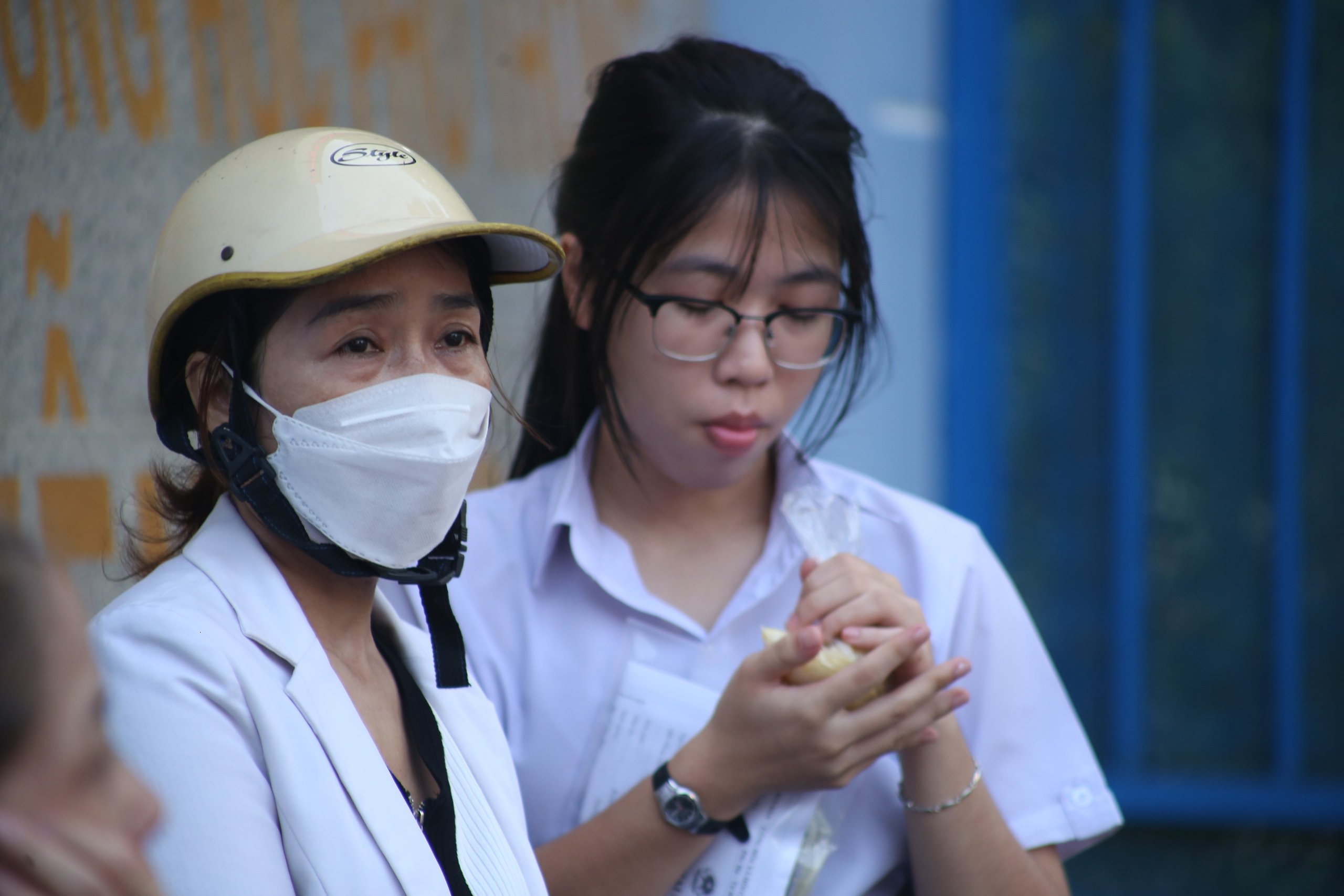 Gặp tai nạn trên đường đi thi, thí sinh được CSGT đưa đến điểm thi kịp thời- Ảnh 2.
