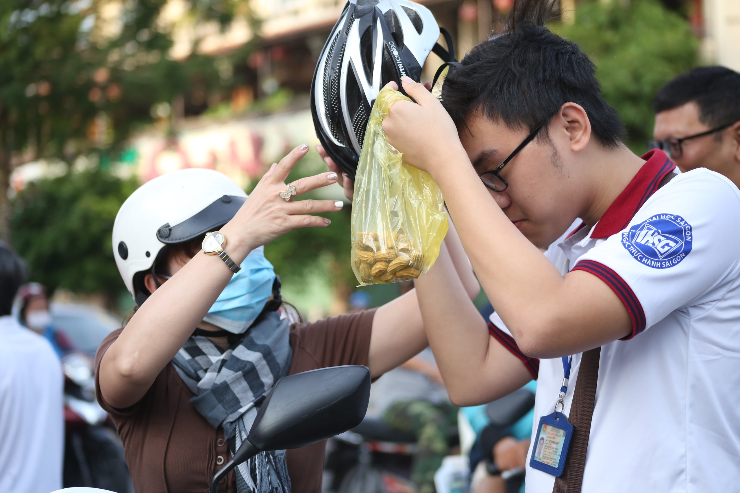 Nhìn lại những khoảnh khắc ấn tượng trong kỳ thi lớp 10 tại TP.HCM- Ảnh 4.