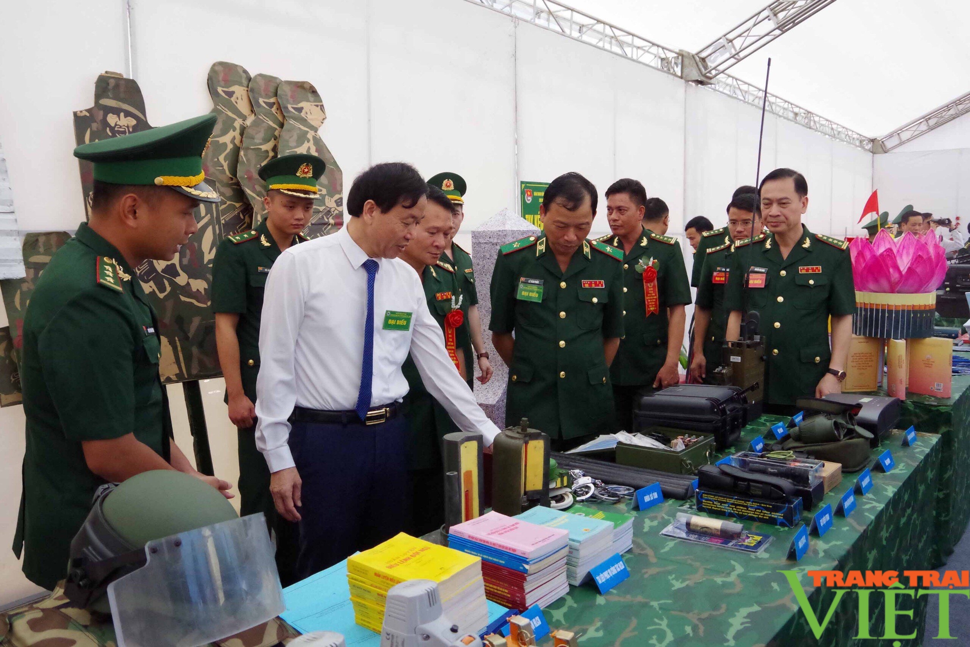 Chủ tịch UBND tỉnh Lai Châu Lê Văn Lương dự Đại hội thi đua quyết thắng Bộ đội Biên phòng- Ảnh 4. Chủ tịch UBND tỉnh Lai Châu Lê Văn Lương dự Đại hội thi đua quyết thắng Bộ đội Biên phòng- Ảnh 4.