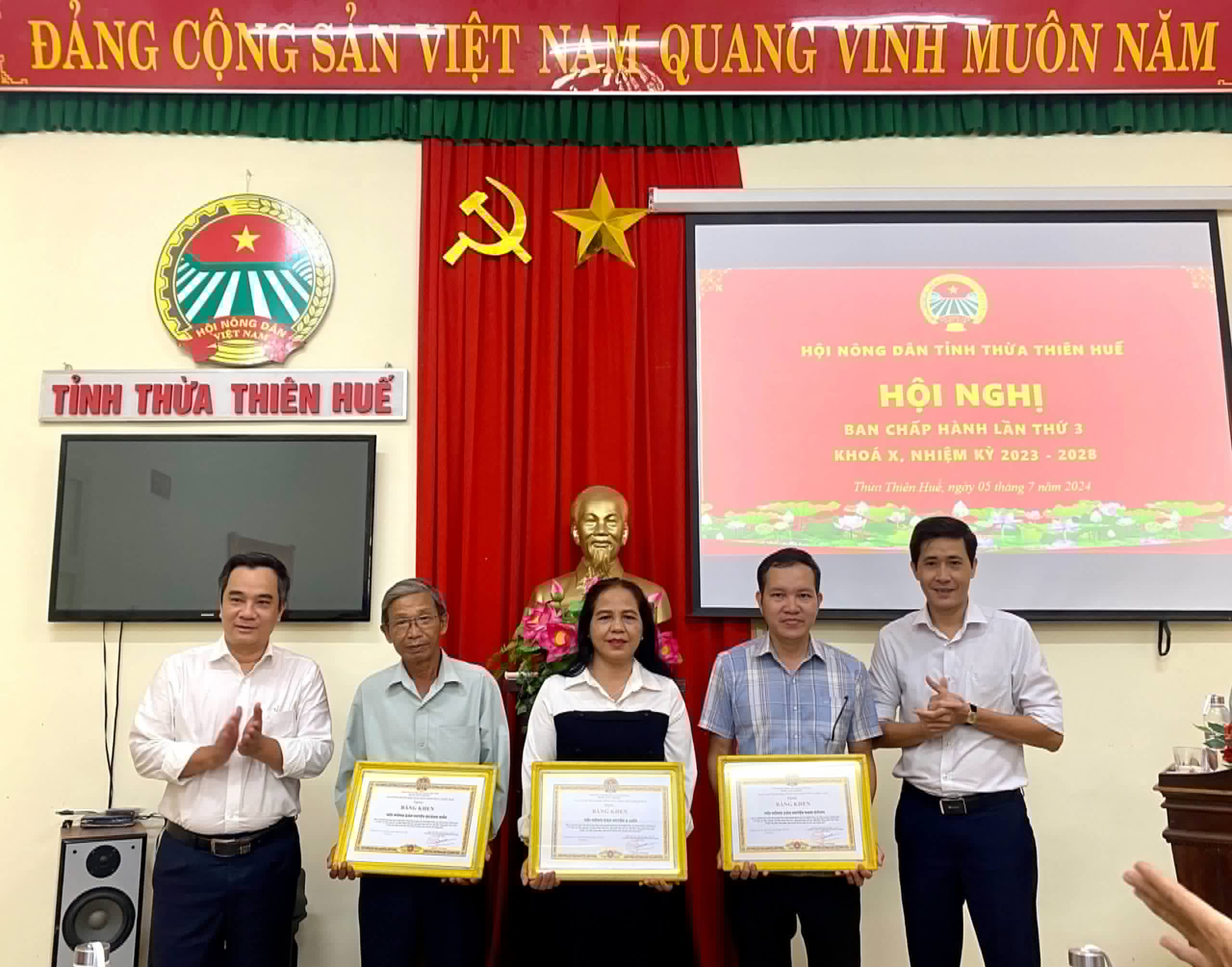 6 tháng, hội viên nông dân ở Huế đóng góp 14,5 tỷ đồng và hiến hơn 46.000m2 đất xây dựng NTM- Ảnh 4.
