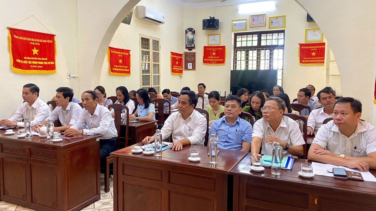 6 tháng, hội viên nông dân ở Huế đóng góp 14,5 tỷ đồng và hiến hơn 46.000m2 đất xây dựng NTM- Ảnh 1.