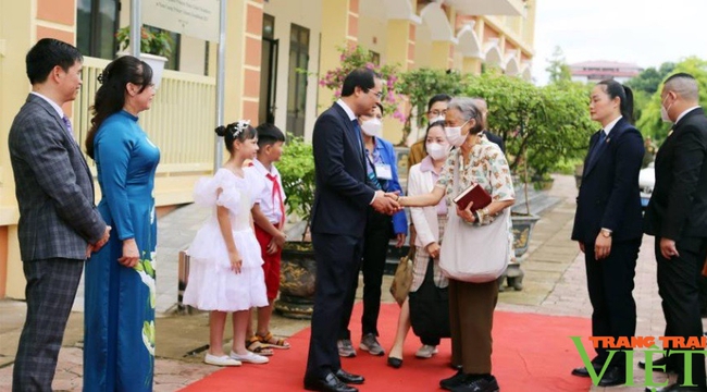 Công chúa Thái Lan Maha Chakri Sirindhorn thăm Trường Tiểu học Nam Cường, thành phố Lào Cai - Ảnh 1.