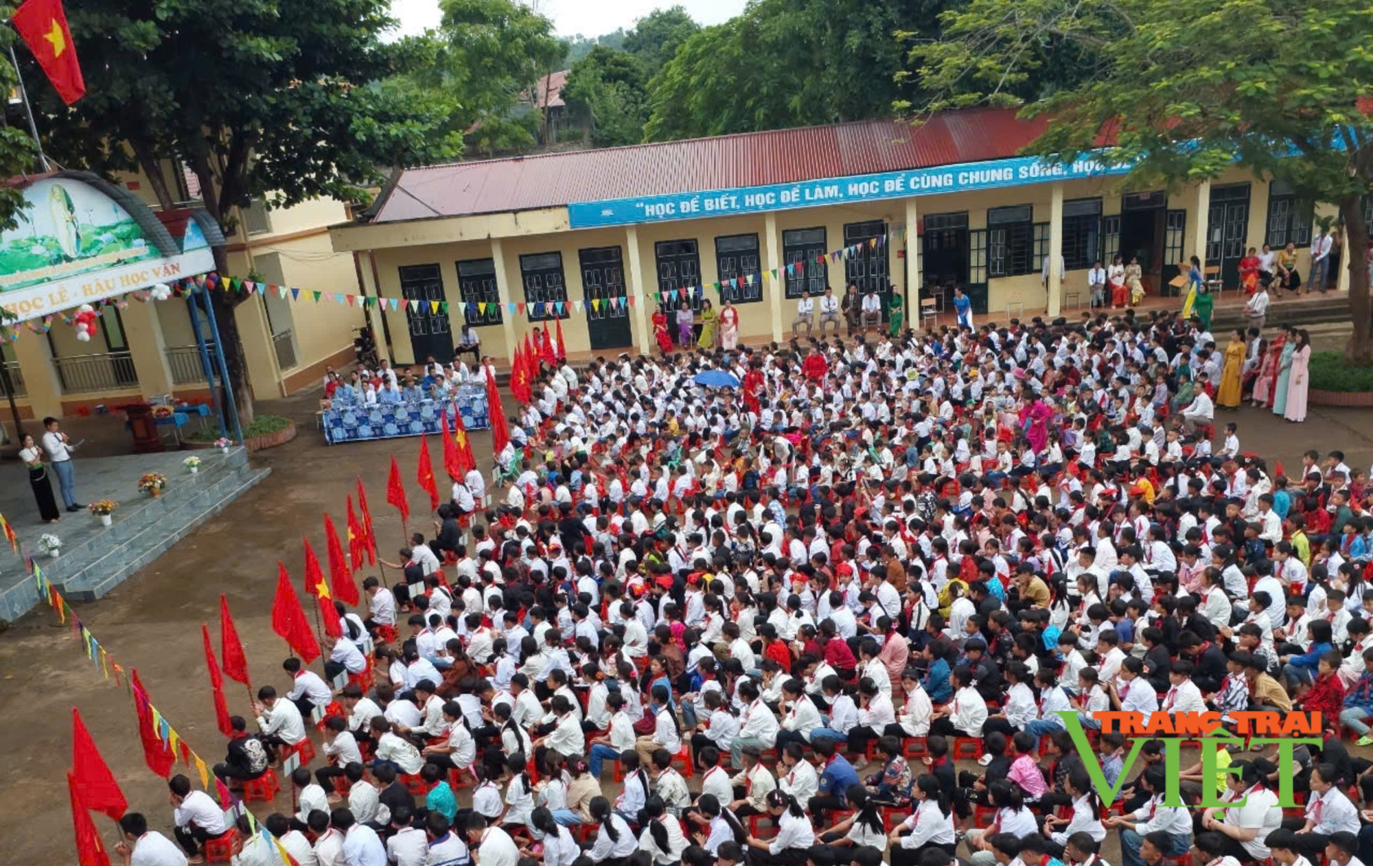 Huyện nghèo Mường Nhé: Phấn đấu hoàn thành tốt các mục tiêu, nhiệm vụ năm học mới - Ảnh 2.