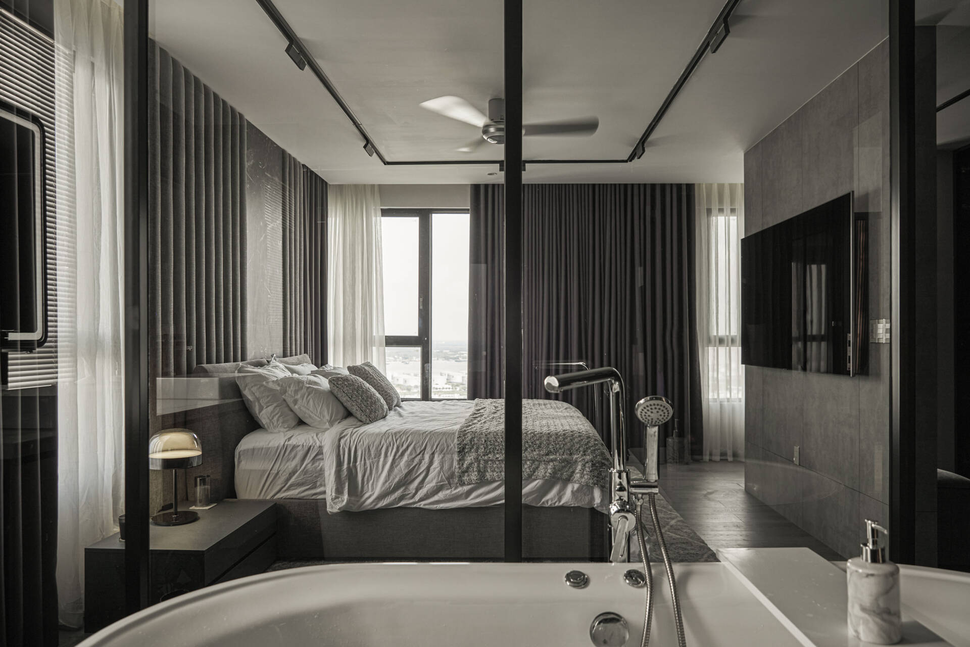 Căn penthouse mang phong cách Industrial nằm trong lòng TP. HCM - Ảnh 13.