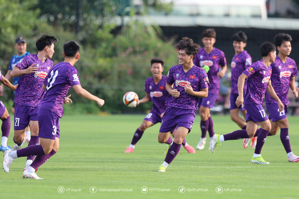 HLV Kim Sang-sik hết cơ hội sử dụng Nguyễn Xuân Son tại SEA Games 33 - Ảnh 2.