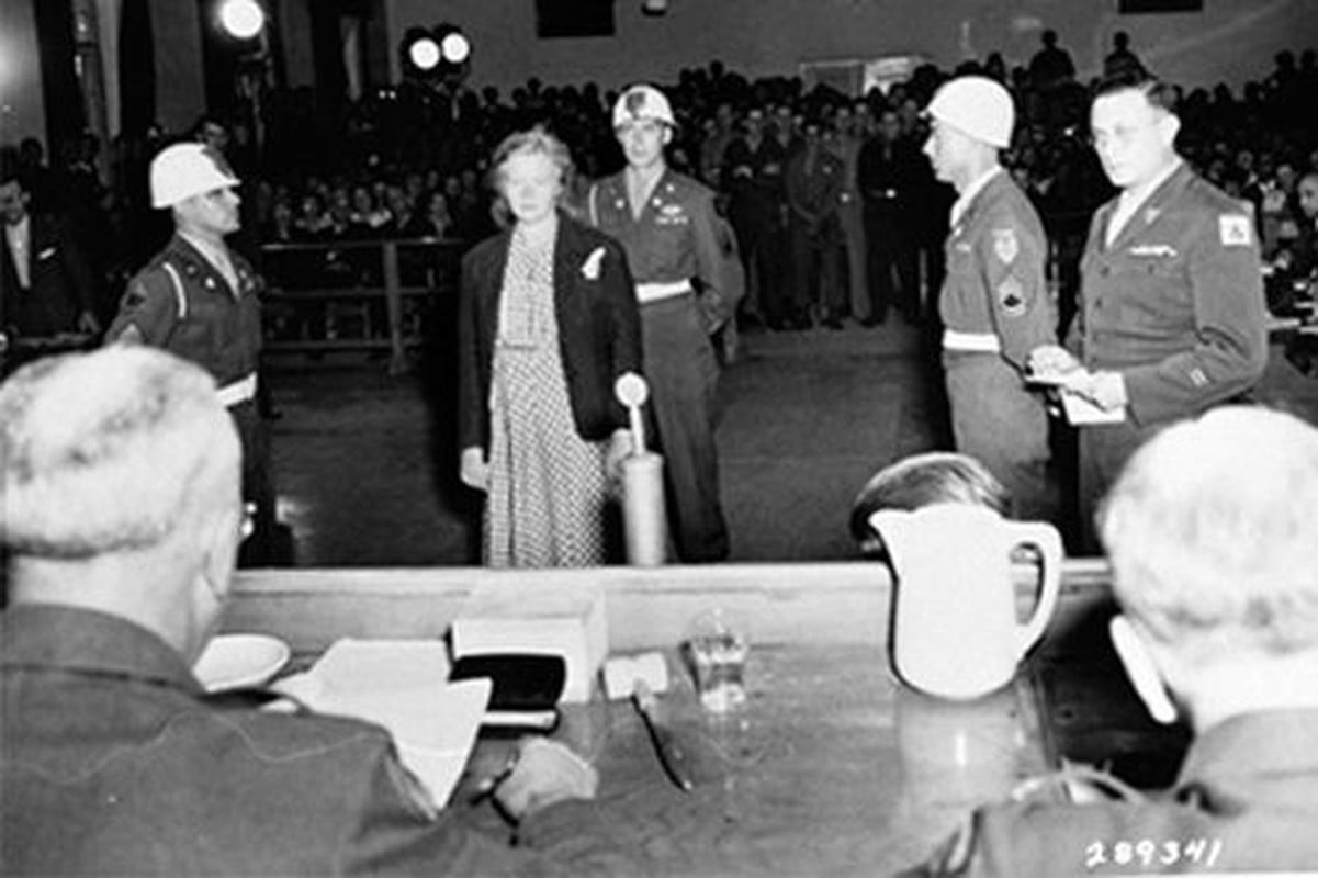 Ác mộng Buchenwald: Nữ "phù thủy" của Hitler và bộ sưu tập da người - Ảnh 7.