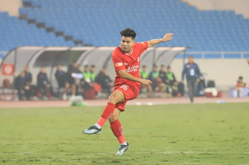 Tin chiều 20/2: "Cơn lốc biên phải" báo tin vui cho HLV Kim Sang-sik - Ảnh 1.