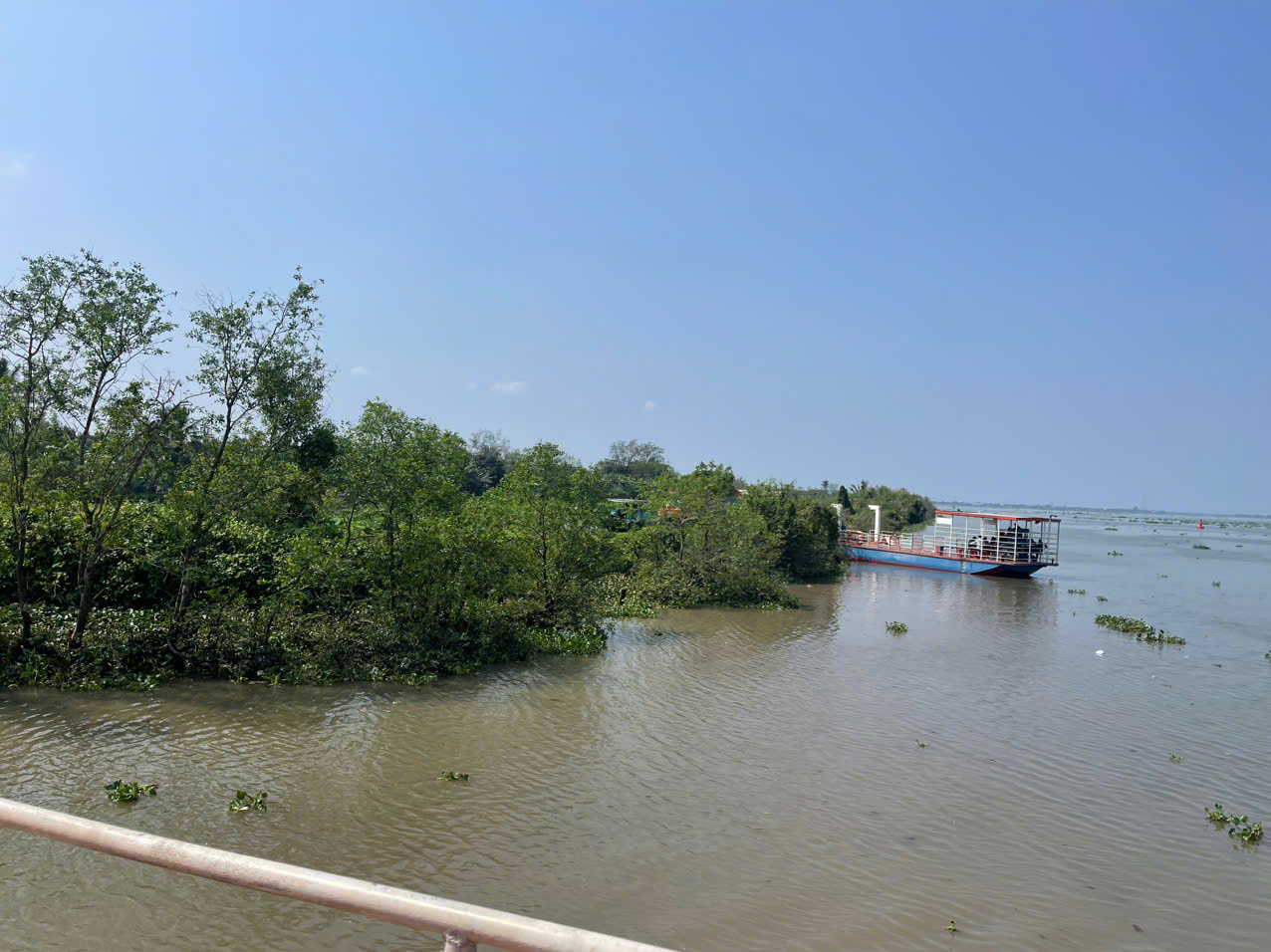 Rủ nhau đi tắm sông, 3 thanh niên đuối nước ở bến đò- Ảnh 1.