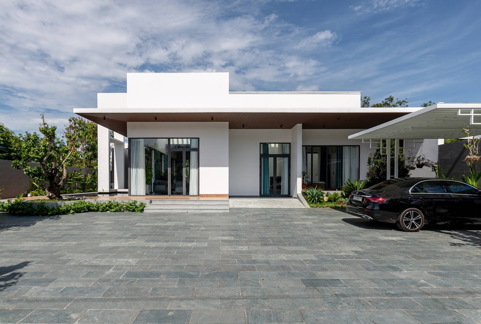 Có gì trong "dinh cơ" 1.000 m2 với chi phí 3,5 tỷ đồng tại Bình Dương? - Ảnh 2.