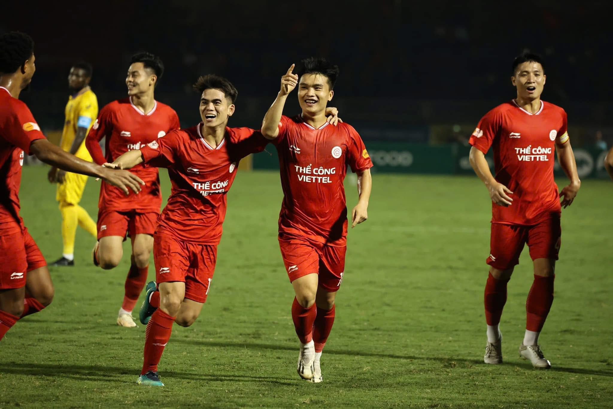 "Dị nhân" 1m68 của Thể Công Viettel có bước ngoặt cuộc đời - Ảnh 4.