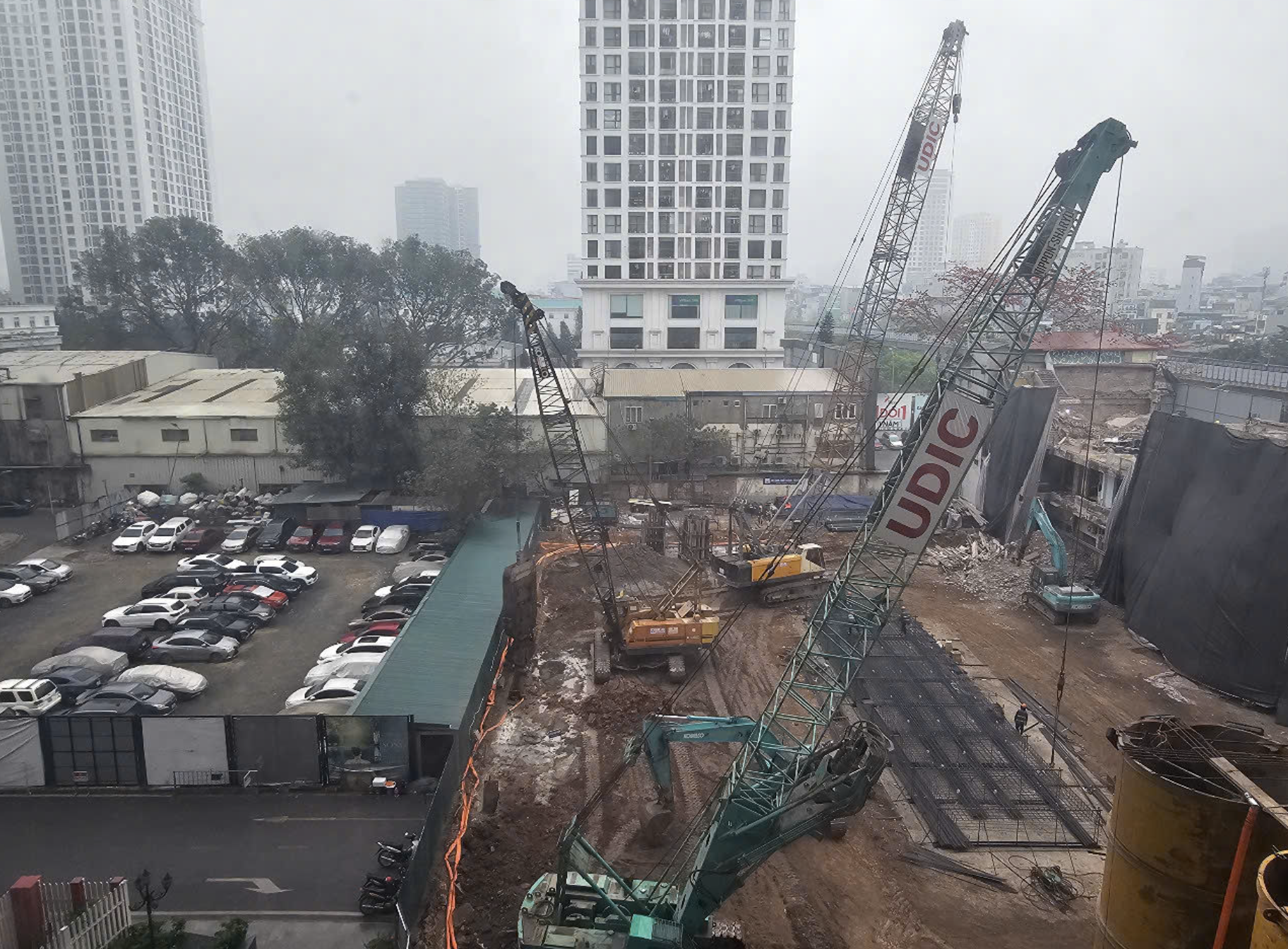 TIG Tower khởi công, lối đi tạm bị đóng: Áp lực giao thông đè nặng phố Cự Lộc - Ảnh 1.