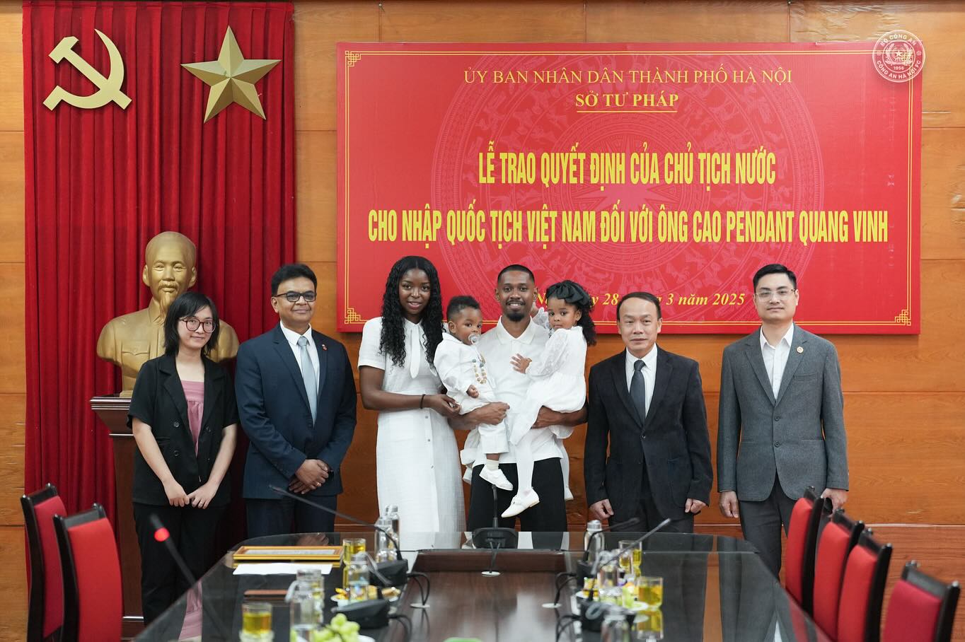 Hậu vệ Jason Quang Vinh chính thức nhận quốc tịch Việt Nam - Ảnh 1.