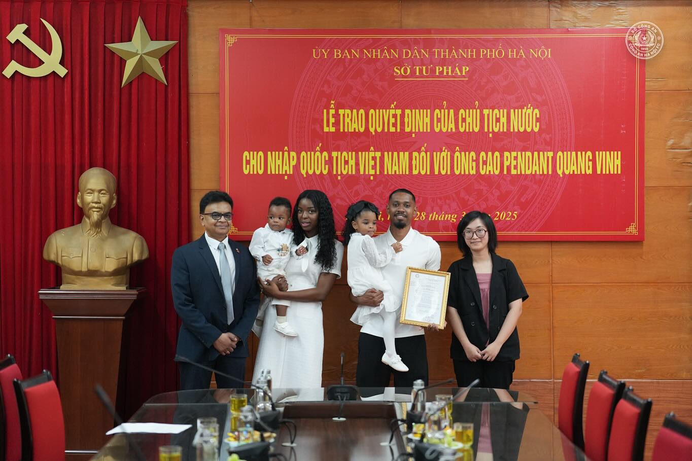 Hậu vệ Jason Quang Vinh chính thức nhận quốc tịch Việt Nam - Ảnh 2.