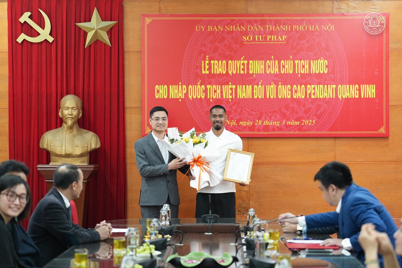 Hậu vệ Jason Quang Vinh chính thức nhận quốc tịch Việt Nam - Ảnh 5.