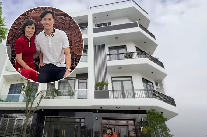 5 ngôi sao bóng đá Việt Nam xây biệt thự báo hiếu bố mẹ: Văn Toàn và những ai? - Ảnh 2.