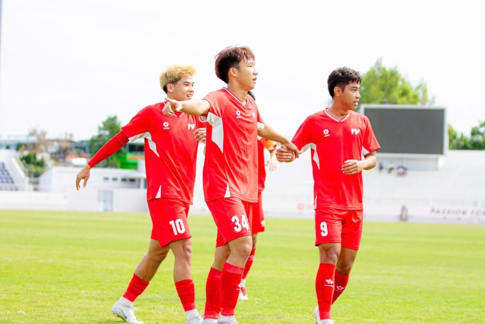 Tin chiều 3/3: HLV Kim Sang-sik triệu tập "Messi Hà Tĩnh" Lê Anh Đức? - Ảnh 1.