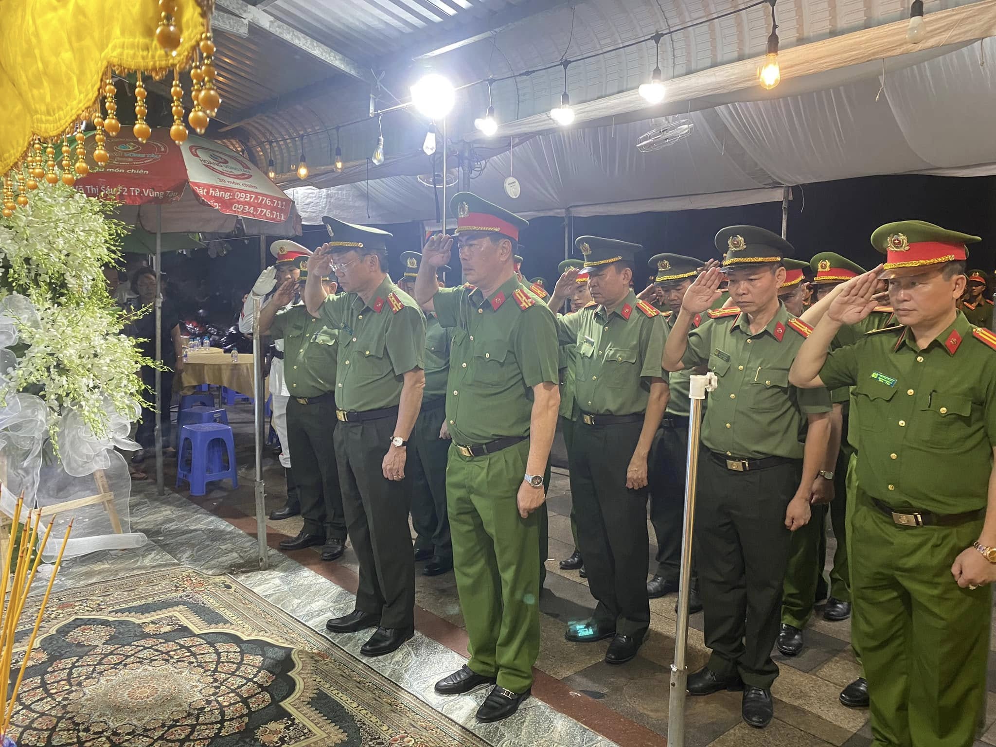 Nhiều hành động 'điên cuồng' của kẻ nghi 'ngáo đá' trước khi đâm CSCĐ hy sinh ở Vũng Tàu - Ảnh 3.
