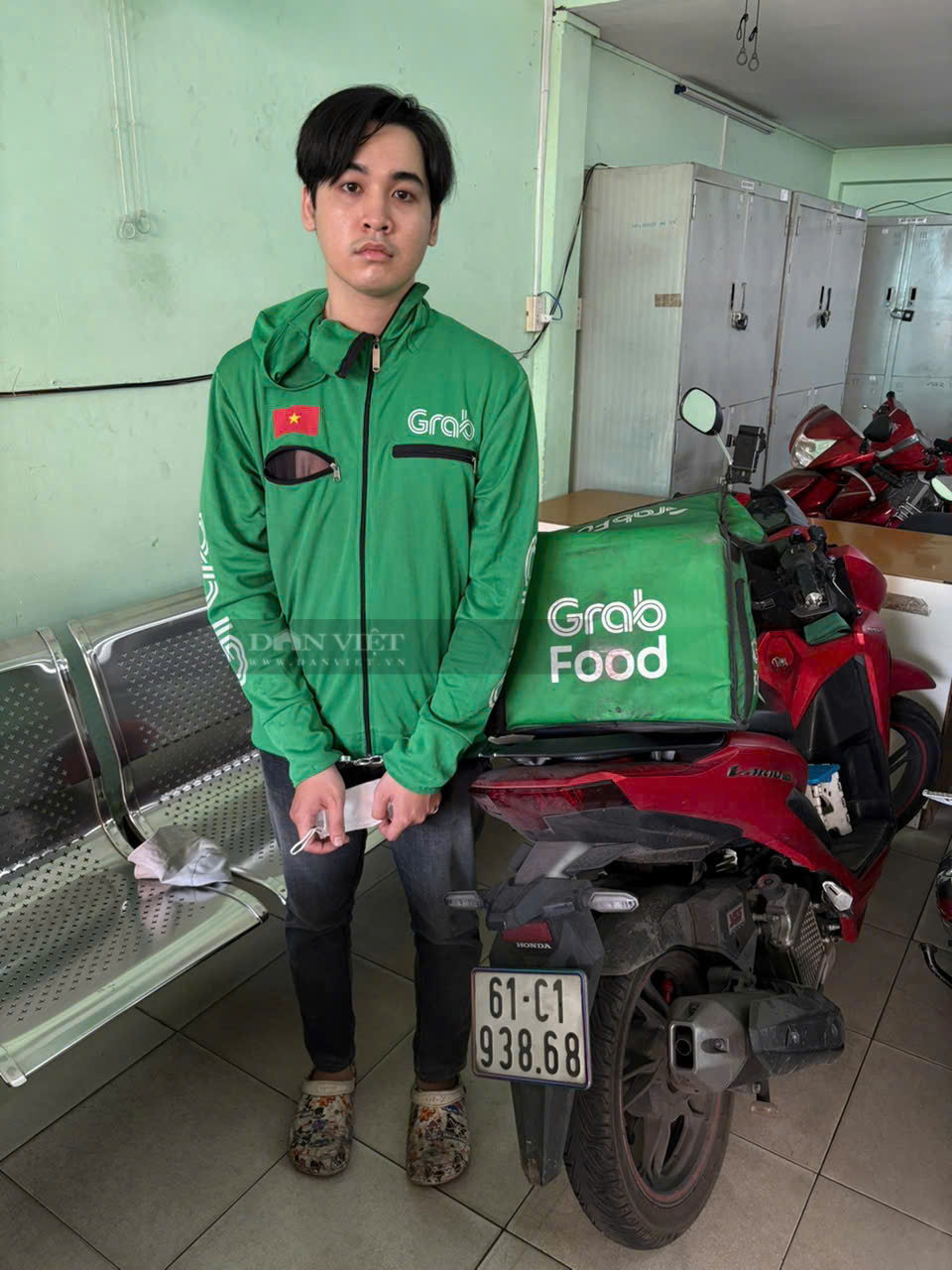 TP.HCM: Tài xế xe ôm công nghệ GrabBike giật chiếc iPhone 12 Promax của nữ sinh viên bị bắt - Ảnh 1.