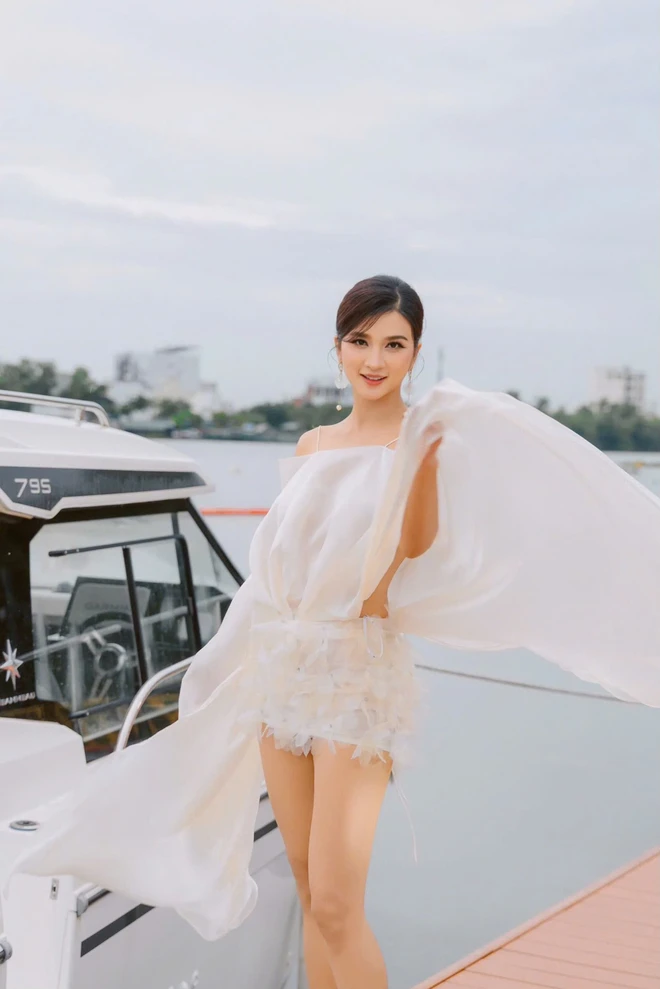 Nhan sắc gợi cảm "vợ" Lý Hùng -  Nghệ sĩ Ưu tú từng là "nữ hoàng cảnh nóng", Á khôi cuộc thi sắc đẹp- Ảnh 15.
